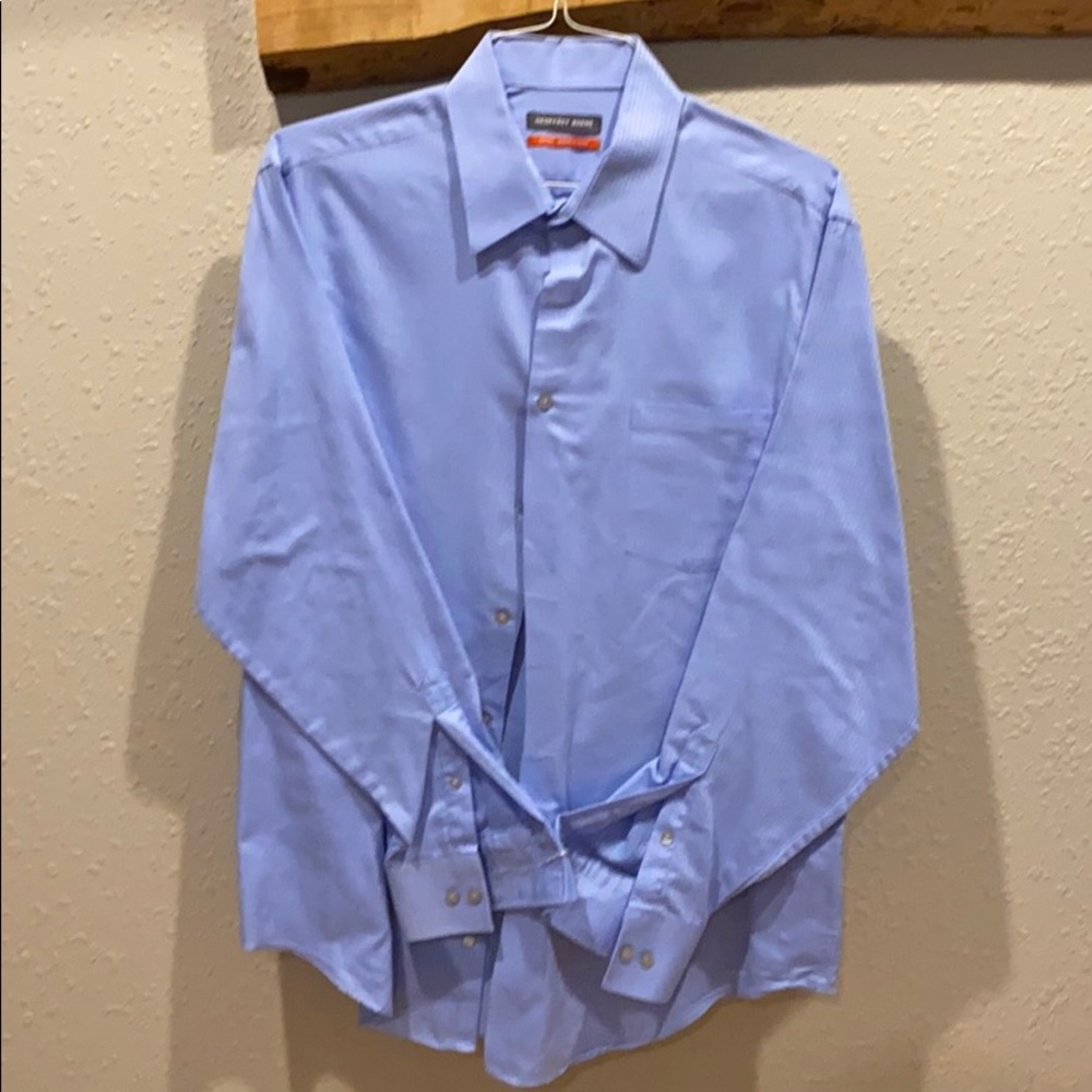 Men’s Geoffrey Beene fitted button up shirt